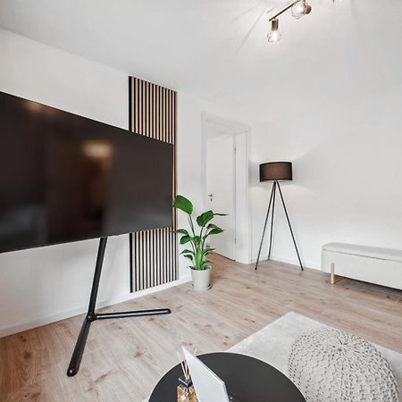Malu Rooms - Ruhige Lage, Erdgeschoss, Smarttv, Netflix, 24H Checkin, Ludwigsburg Esterno foto