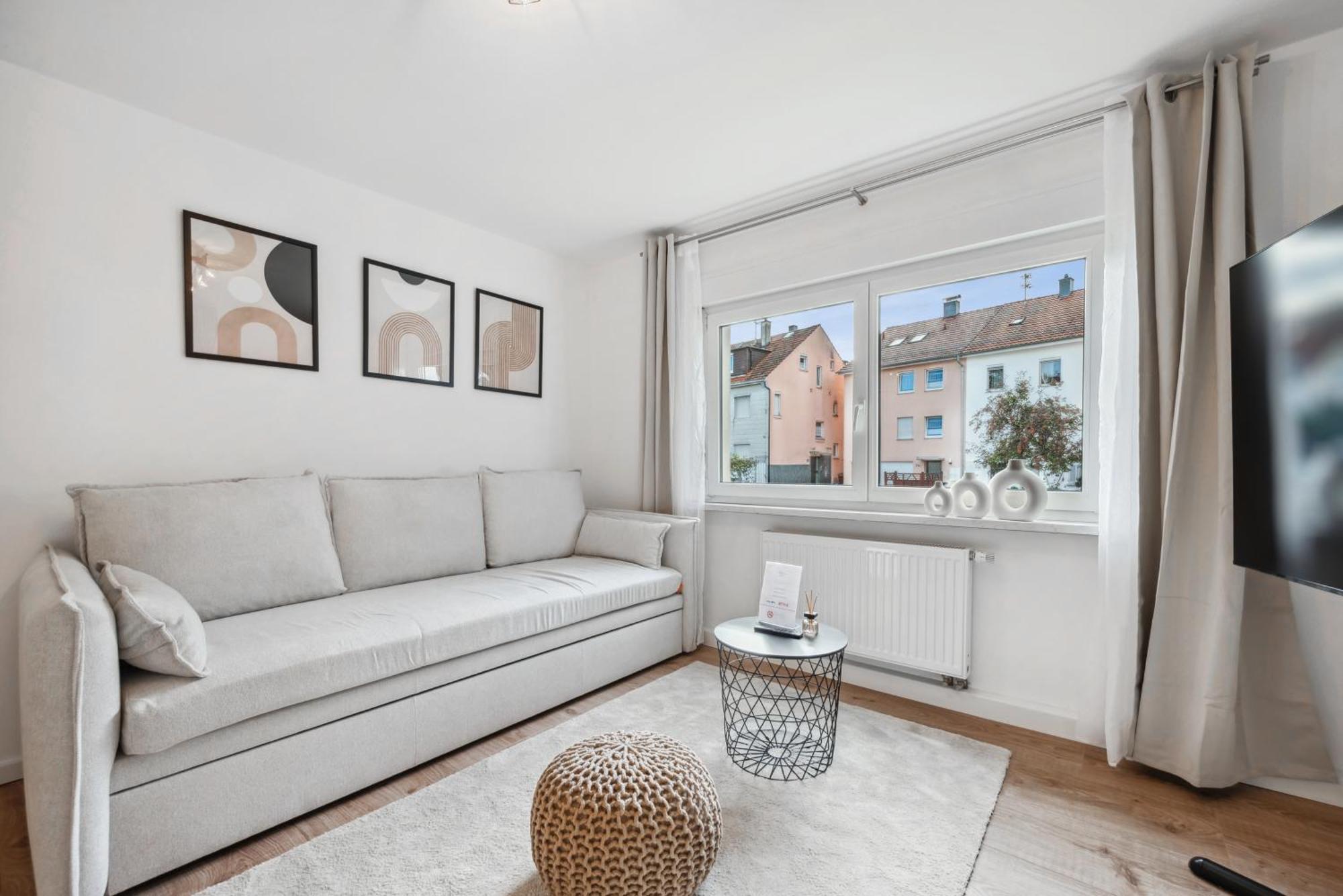 Malu Rooms - Ruhige Lage, Erdgeschoss, Smarttv, Netflix, 24H Checkin, Ludwigsburg Esterno foto