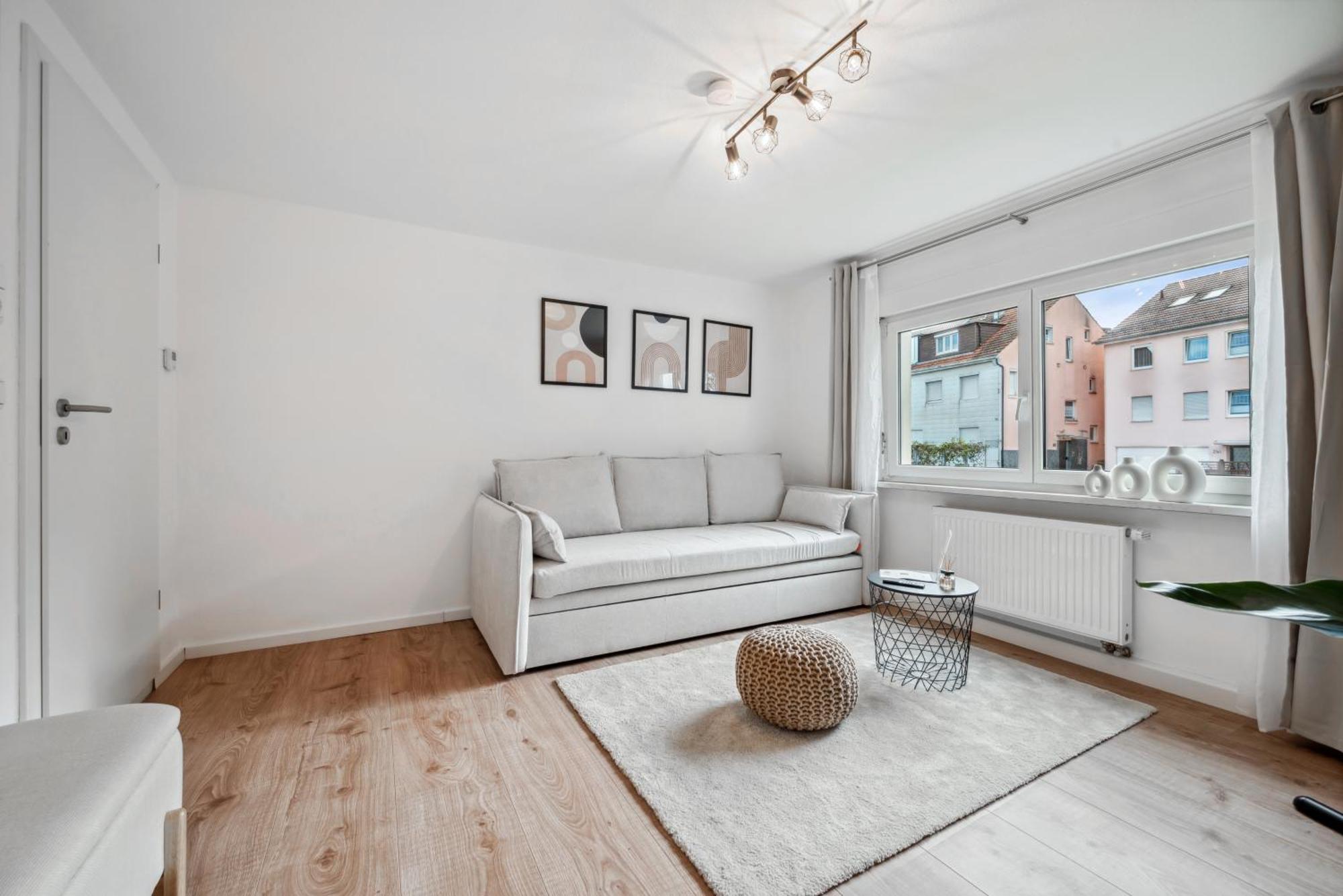 Malu Rooms - Ruhige Lage, Erdgeschoss, Smarttv, Netflix, 24H Checkin, Ludwigsburg Esterno foto