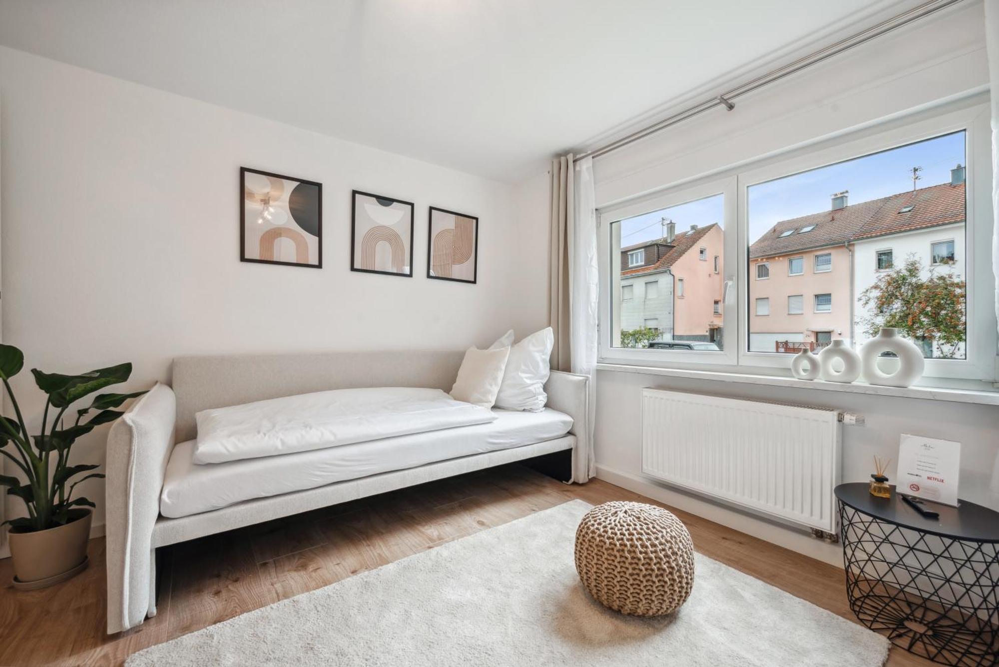 Malu Rooms - Ruhige Lage, Erdgeschoss, Smarttv, Netflix, 24H Checkin, Ludwigsburg Esterno foto