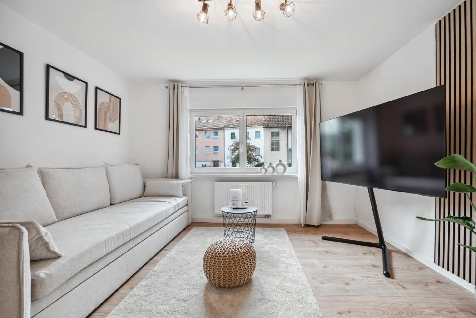 Malu Rooms - Ruhige Lage, Erdgeschoss, Smarttv, Netflix, 24H Checkin, Ludwigsburg Esterno foto