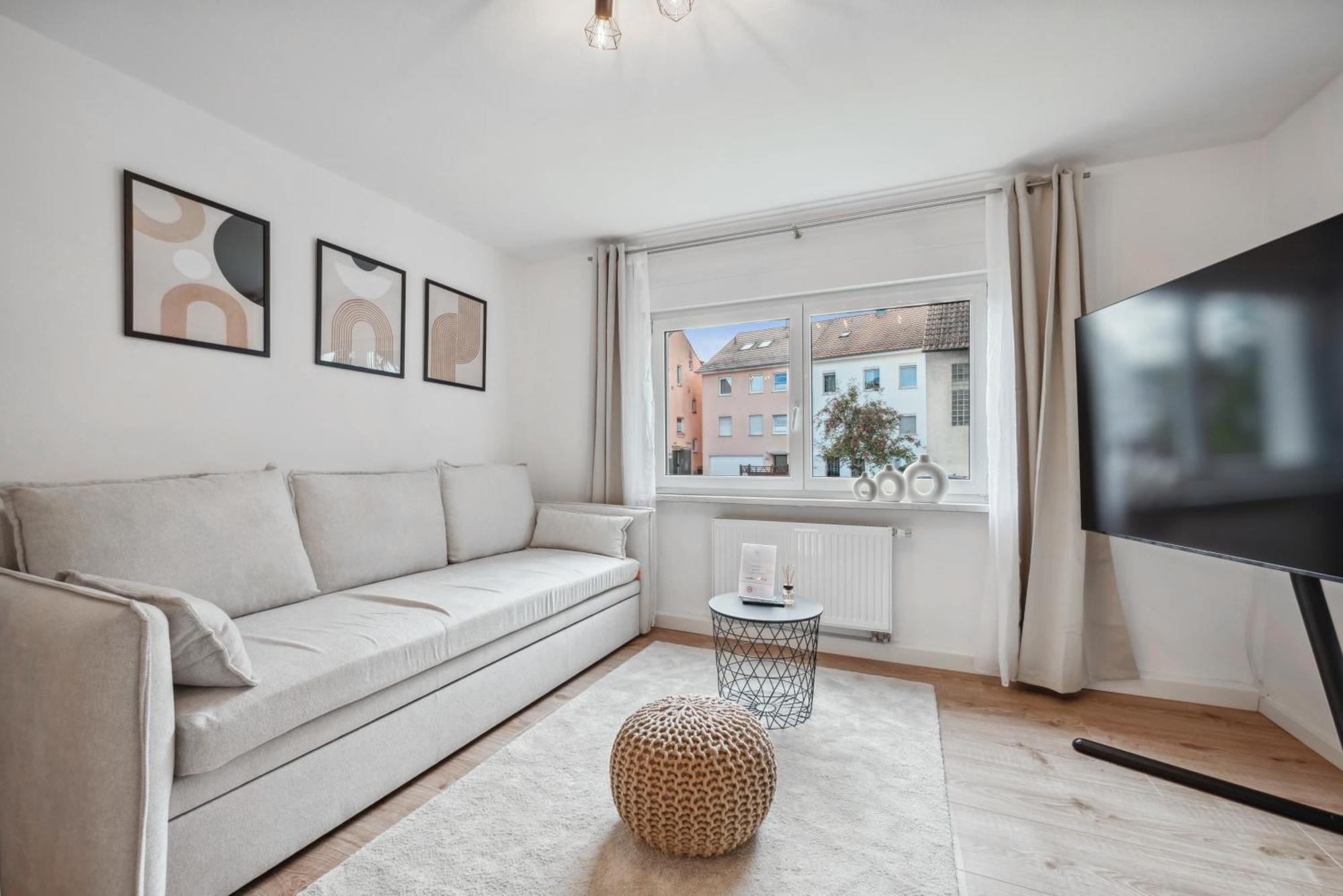Malu Rooms - Ruhige Lage, Erdgeschoss, Smarttv, Netflix, 24H Checkin, Ludwigsburg Esterno foto