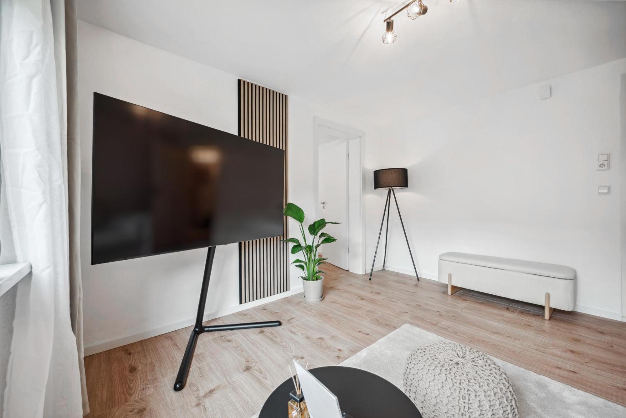Malu Rooms - Ruhige Lage, Erdgeschoss, Smarttv, Netflix, 24H Checkin, Ludwigsburg Esterno foto