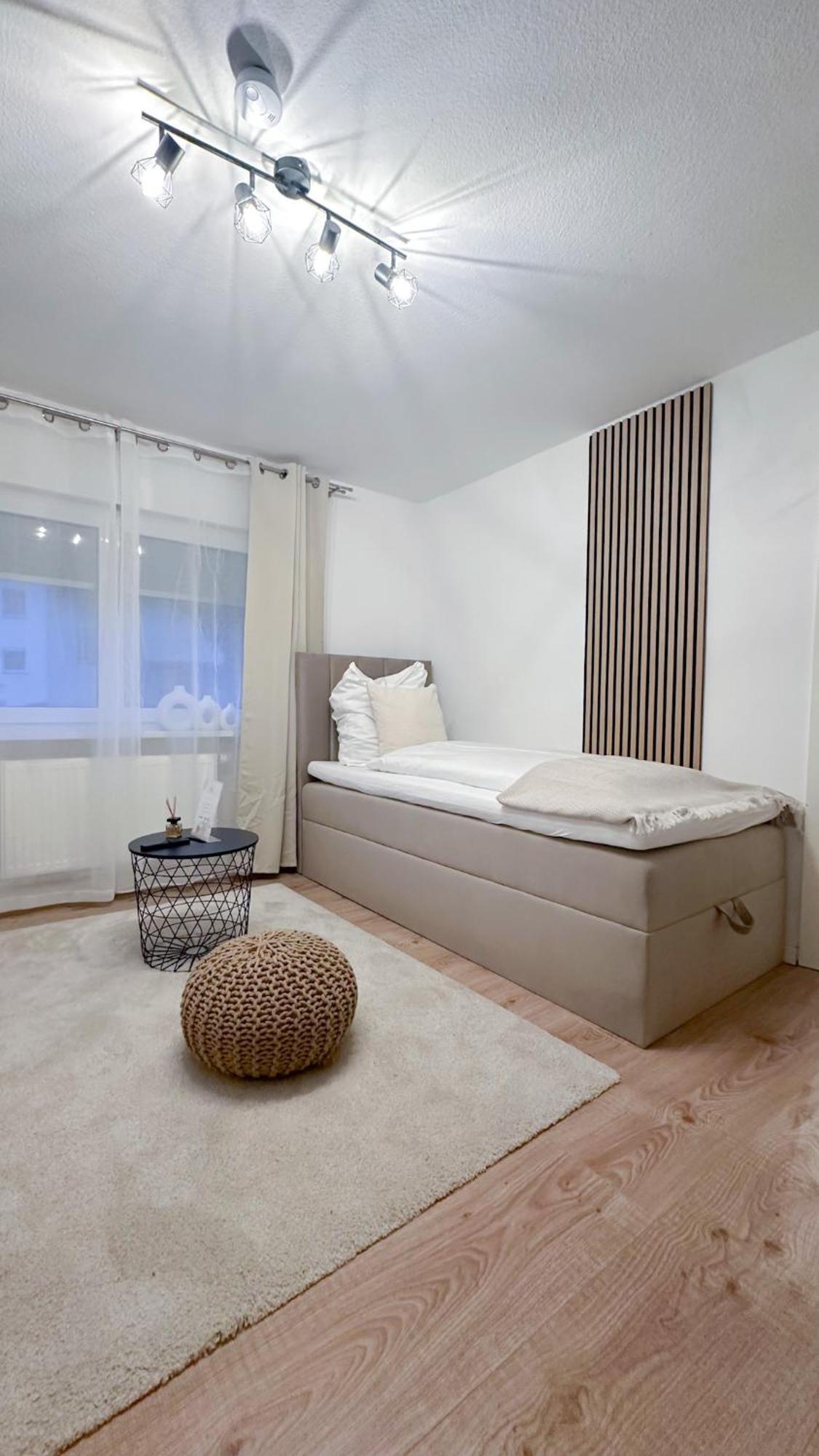 Malu Rooms - Ruhige Lage, Erdgeschoss, Smarttv, Netflix, 24H Checkin, Ludwigsburg Esterno foto